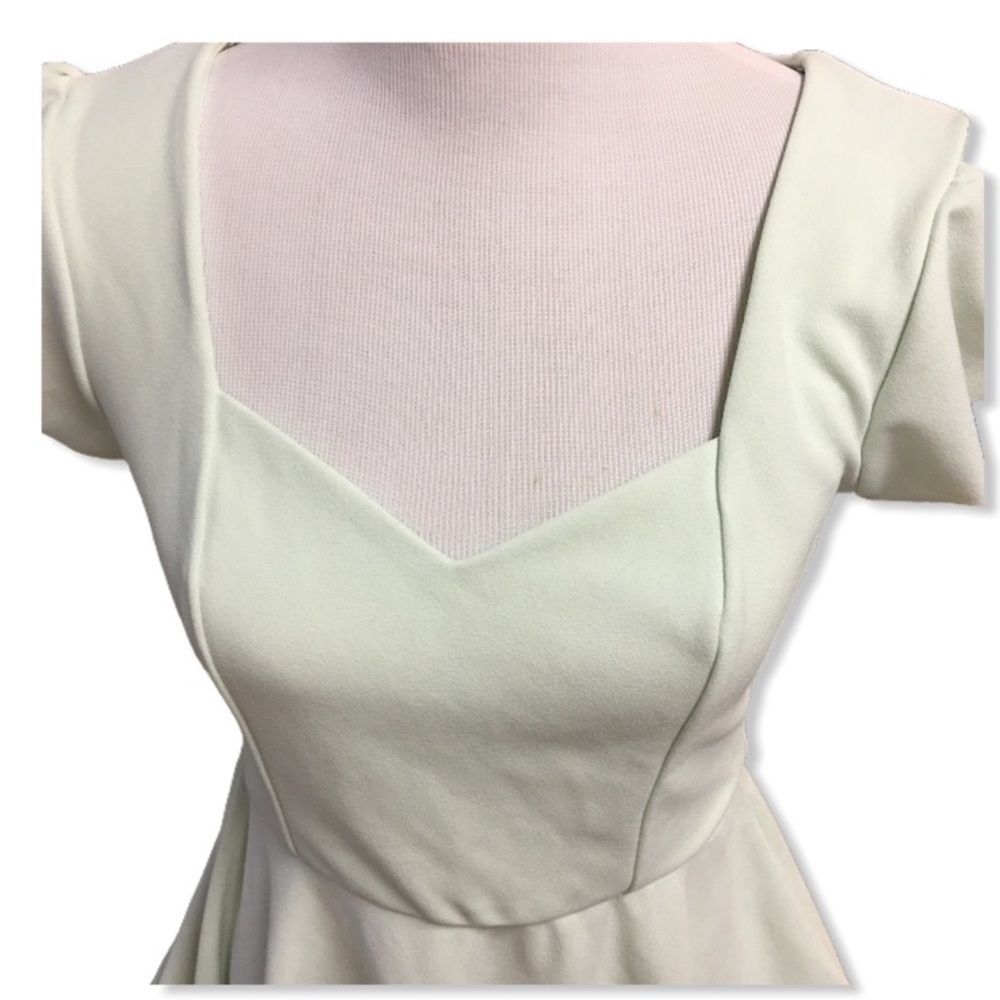 Altar’d State Mint Green Dress Sweatheart Neckline scalloped sleeves Medium - Picture 2 of 4